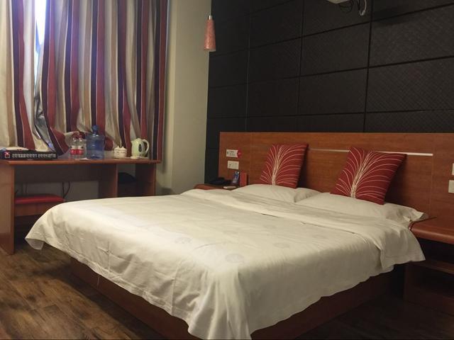 Thank Inn Chain Hotel Shangxi Changzhi Daqing Road Bagian luar foto
